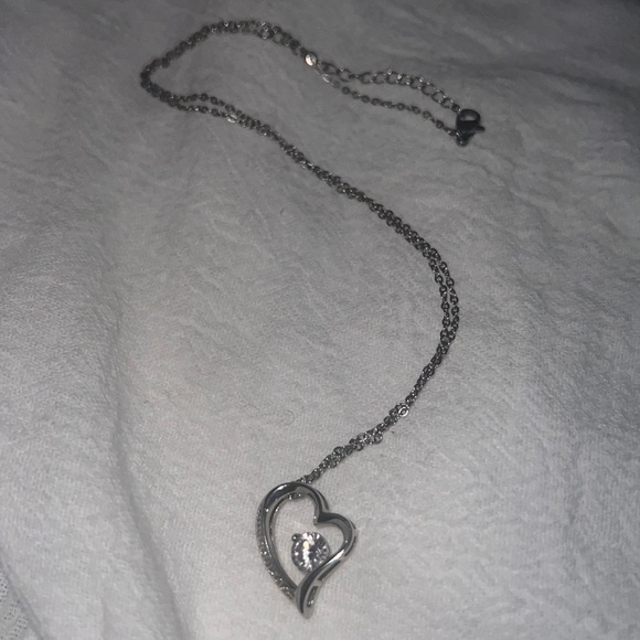 Silver diamond heart Necklace - Picture 3 of 3